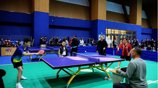 应着眼于自 应着眼于自