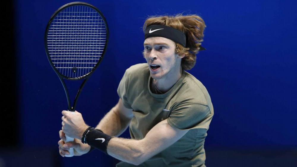 面对强敌时 面对强敌时