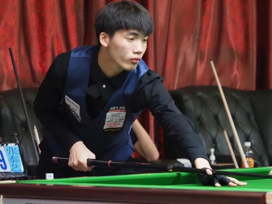 这位年轻人 这位年轻人