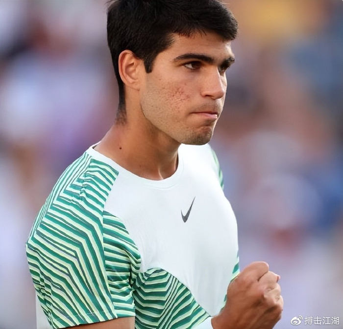 加强锋线持 加强锋线持